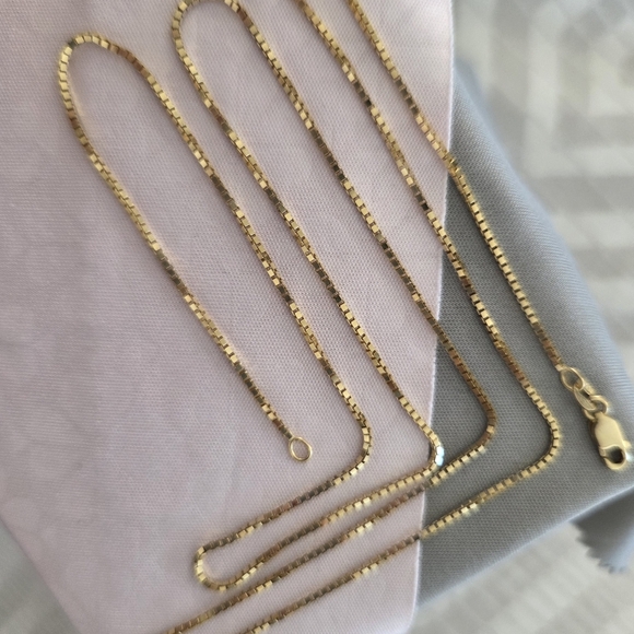 Gold Chain - Picture 2 of 14